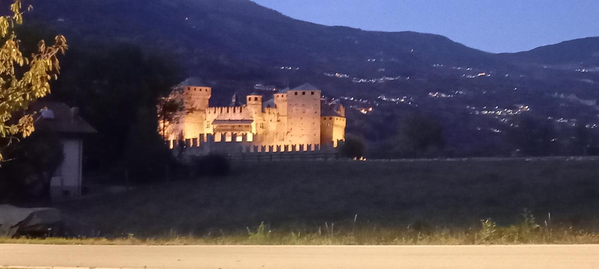 Vue Du Chateau Villa Fenis Bagian luar foto