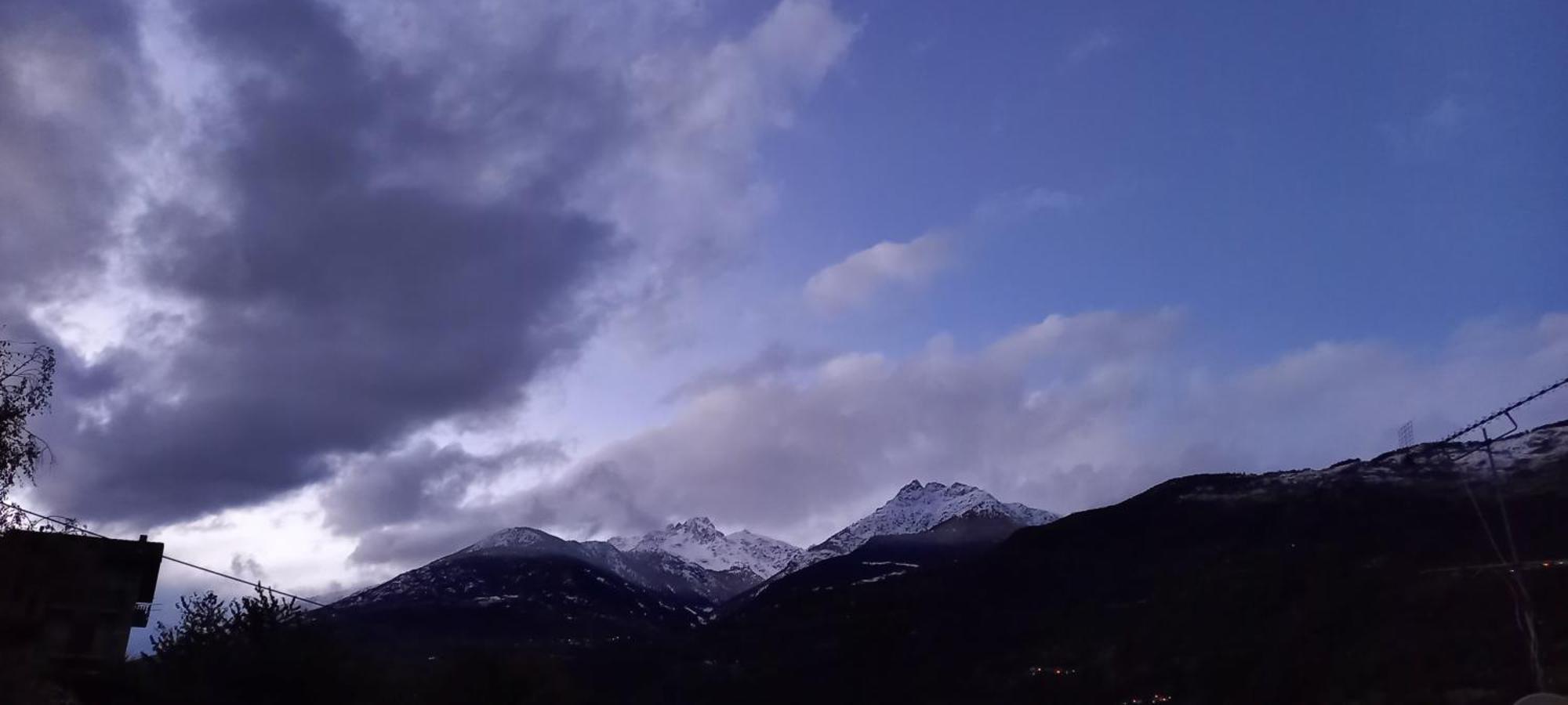Vue Du Chateau Villa Fenis Bagian luar foto